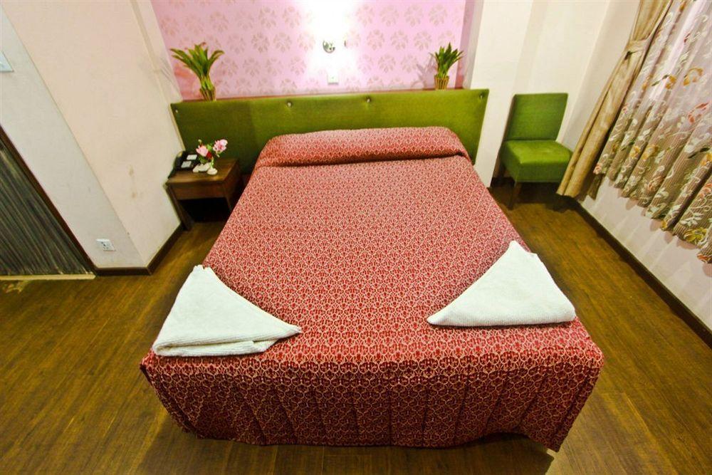 Backyard Hotel Katmandu Eksteriør billede