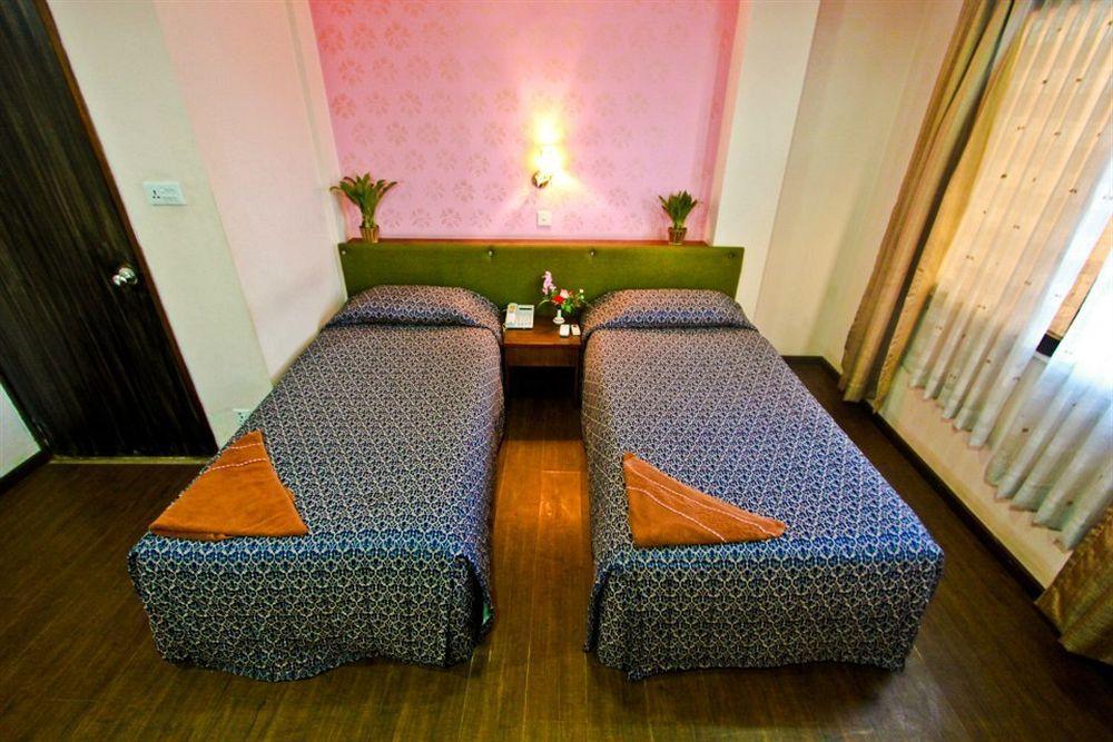 Backyard Hotel Katmandu Eksteriør billede