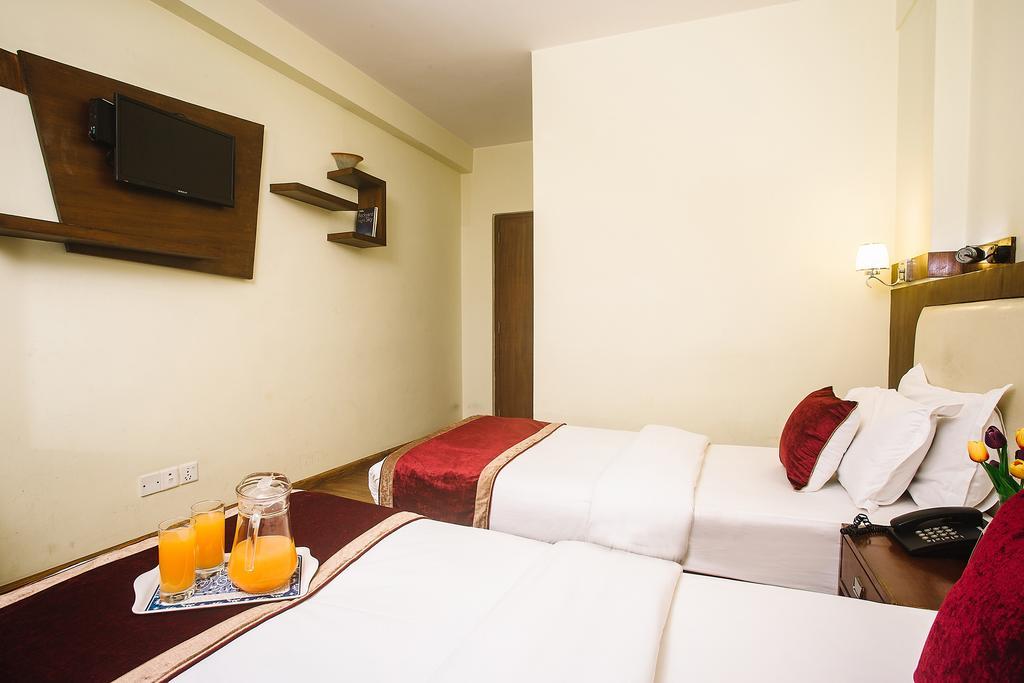 Backyard Hotel Katmandu Eksteriør billede